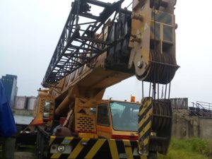 100 tons Crane