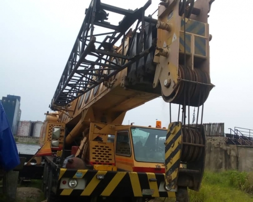 100 tons Crane